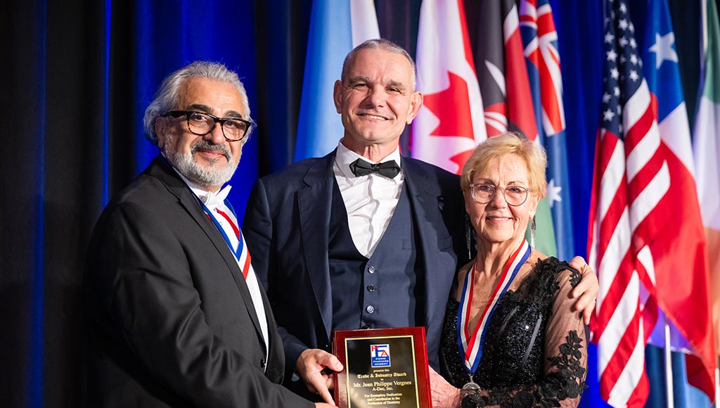 2025 PFA Trade and Industry Award Winner ZimVie Received the 2024 PFA Dental Trade and Industry Award